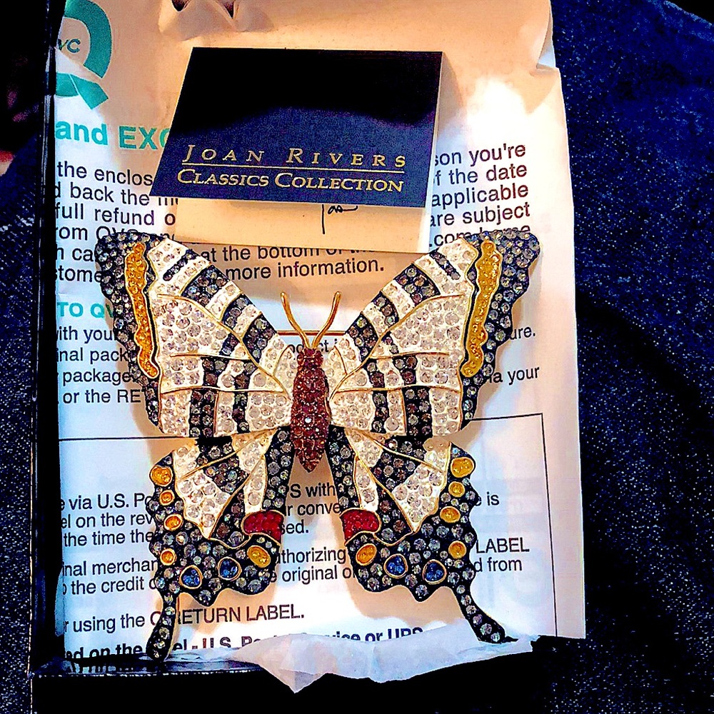 Beautiful Brooch Joan Rivers Classic Collection